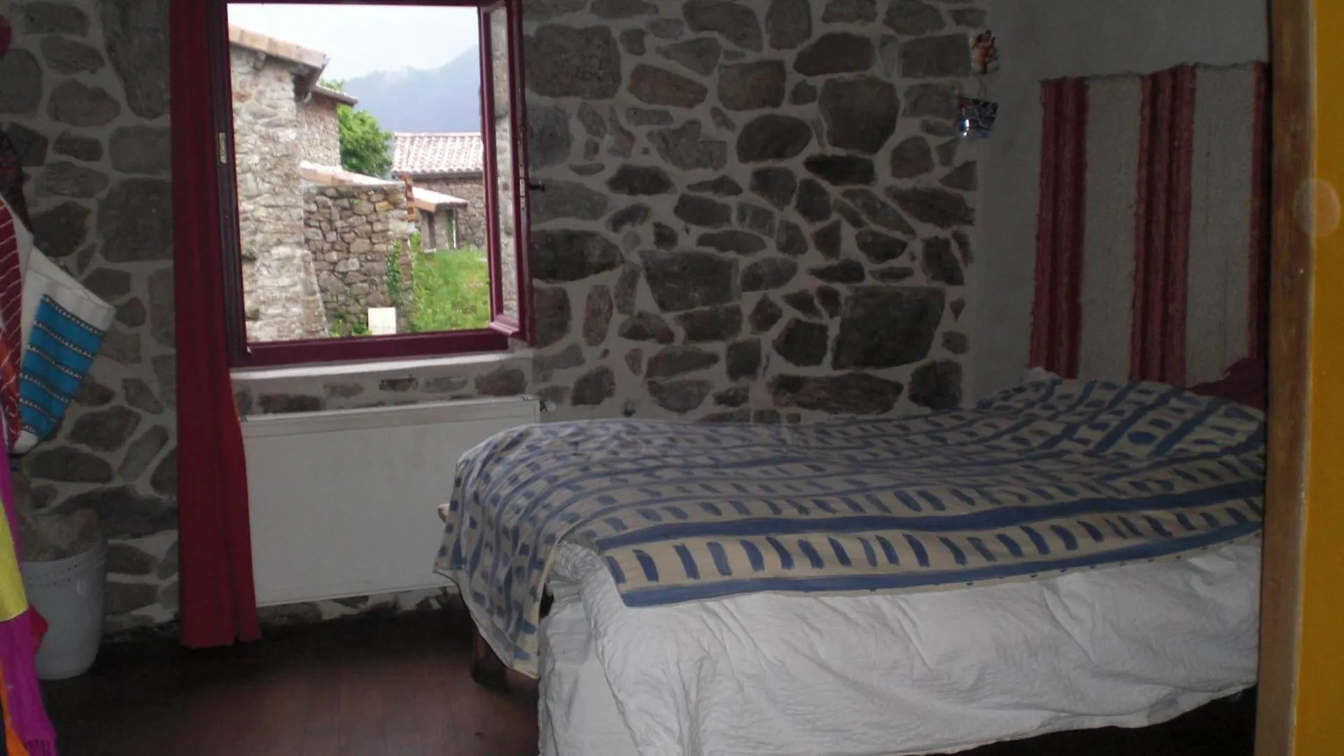 Laboule Maison Familiale Et Chaleureuse 0*,  צרפת